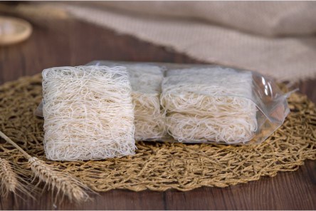Đặc điểm hữu cơ trắng hương vị mì lúa khô
