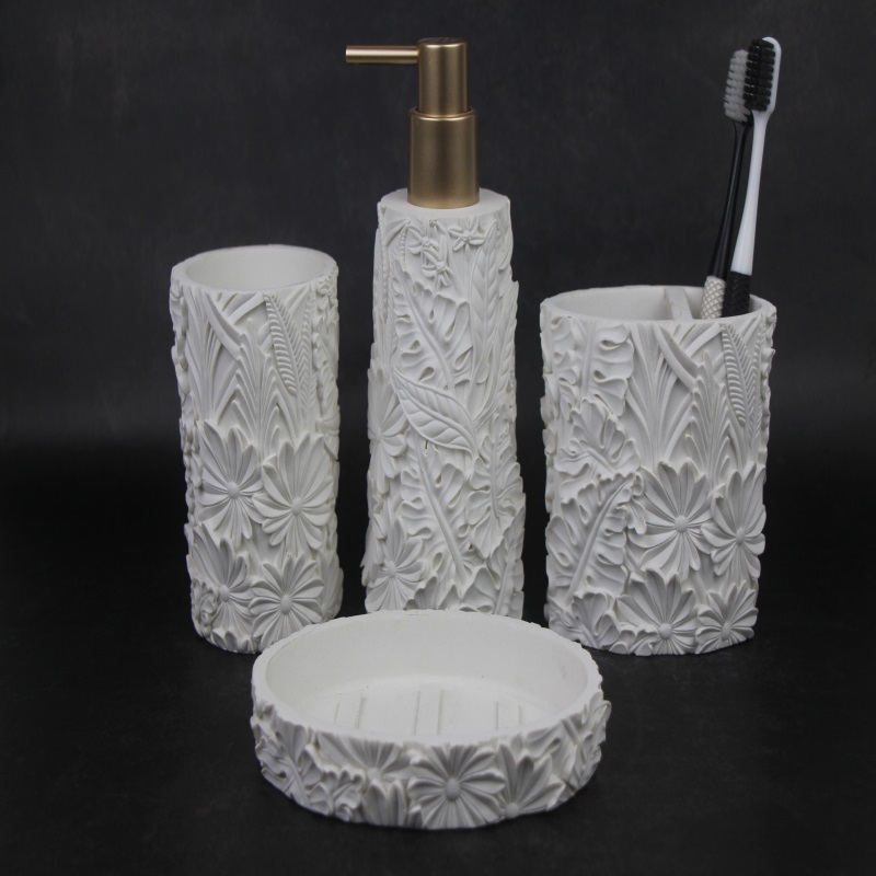 Bộ 4 món phụ kiện phòng tắm bằng nhựa họa tiết lá cây